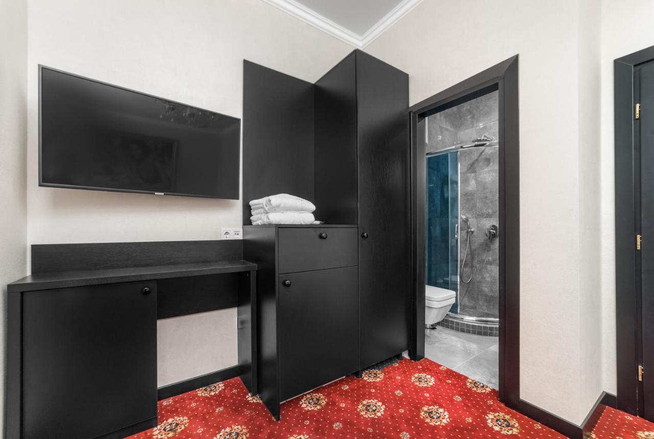 Apart Hotel D'Monica Odessa Extérieur photo