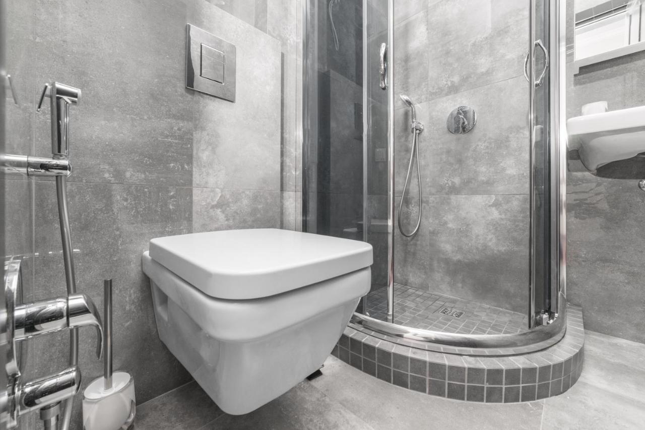 Apart Hotel D'Monica Odessa Extérieur photo