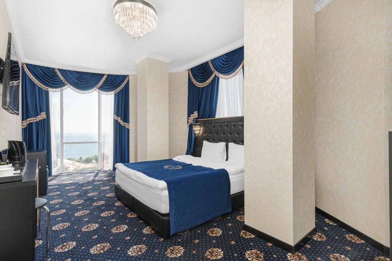 Apart Hotel D'Monica Odessa Extérieur photo